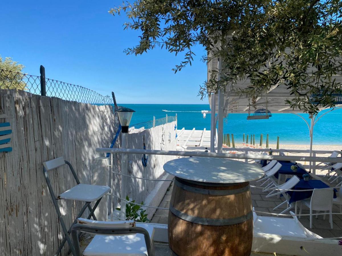 B&B direttamente sul mare da Antonino Mattinata Esterno foto