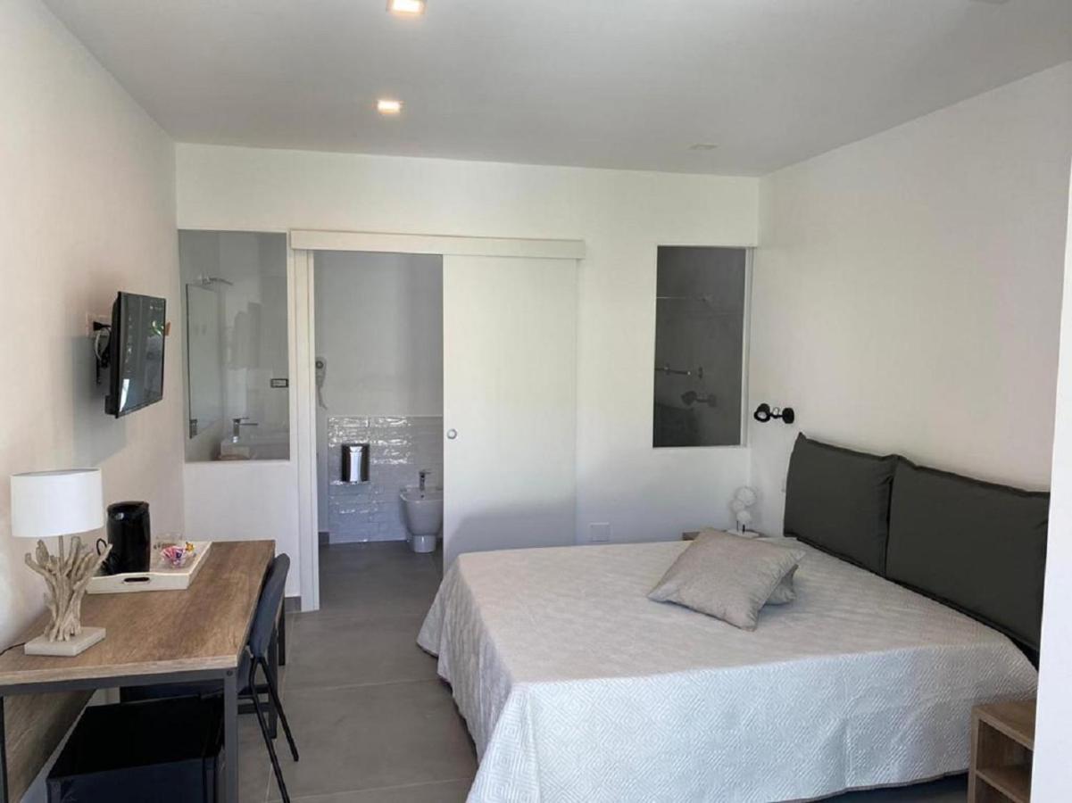 B&B direttamente sul mare da Antonino Mattinata Esterno foto